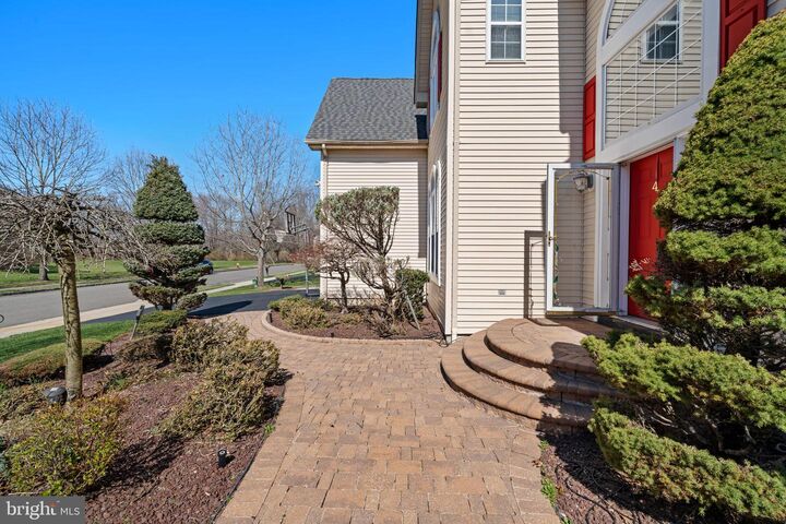 Property Photo:  4 Bernadette Circle  NJ 08852 