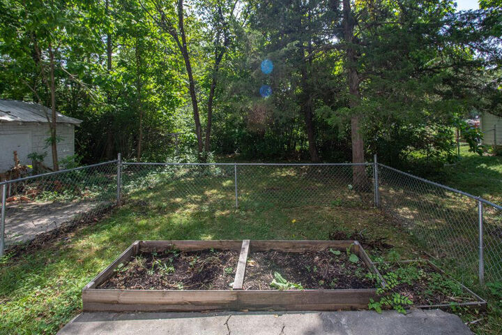 Property Photo:  1308 W Worley St  MO 65203 