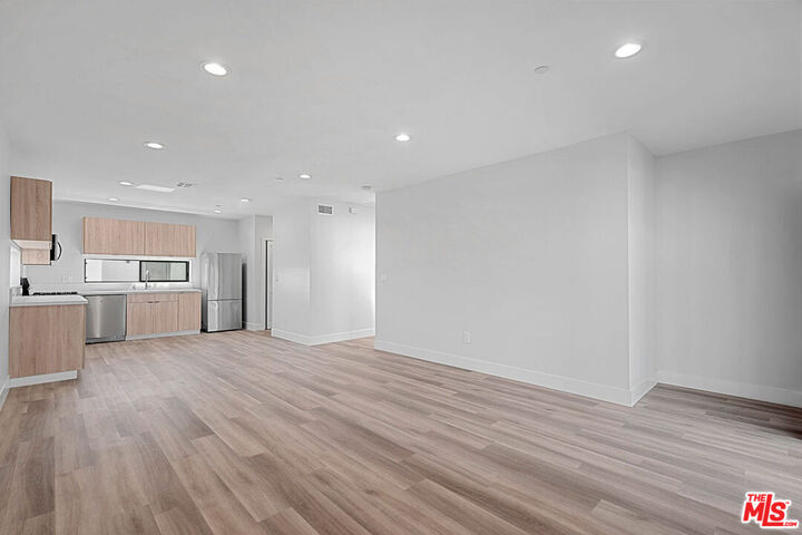 Property Photo:  14804 1/2 Vanowen St  CA 91405 