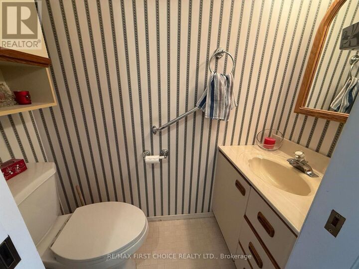Property Photo: 27 Dingwall Parkway ON P8N 1T5