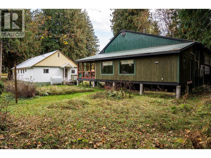 Property Photo: 3463 Catherwood Road BC V0E 2S1