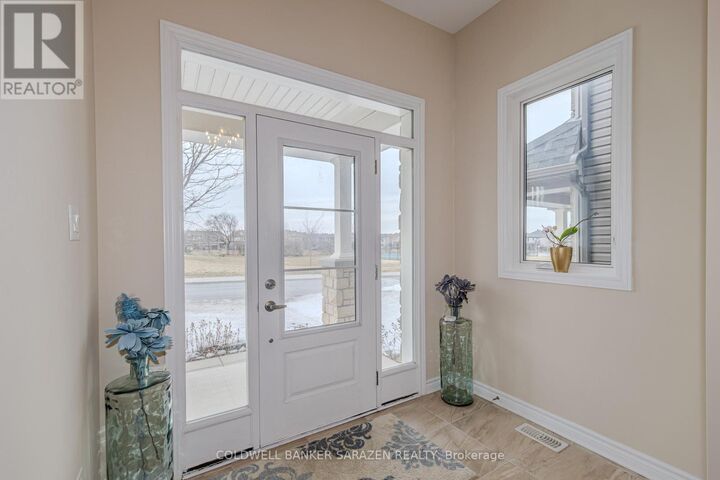 Property Photo:  942 Guinness Crescent  ON K2C 3H2 