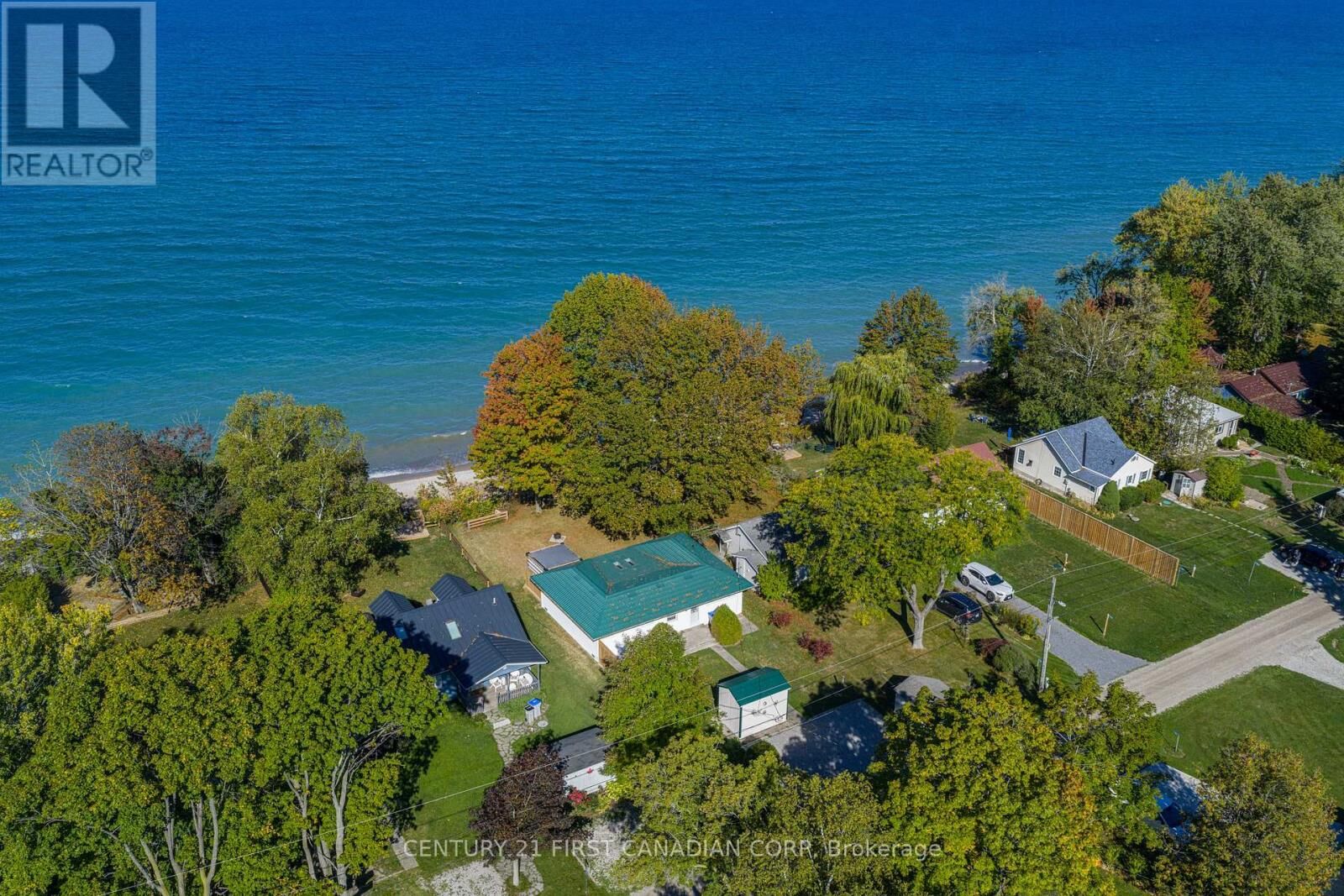 Property Photo:  71825 Sunview Avenue  ON N0M 1N0 