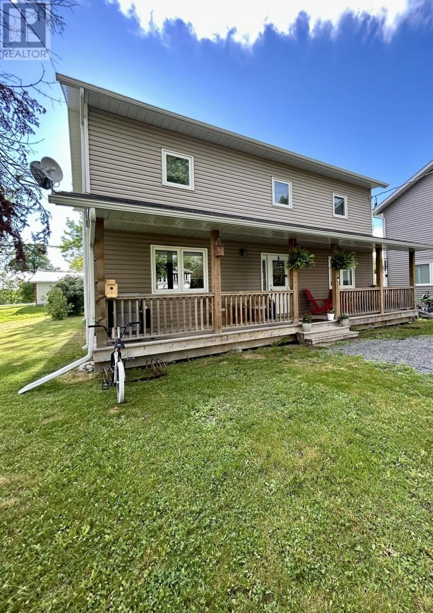 Property Photo:  103 Queen Street  ON P0W 1A0 