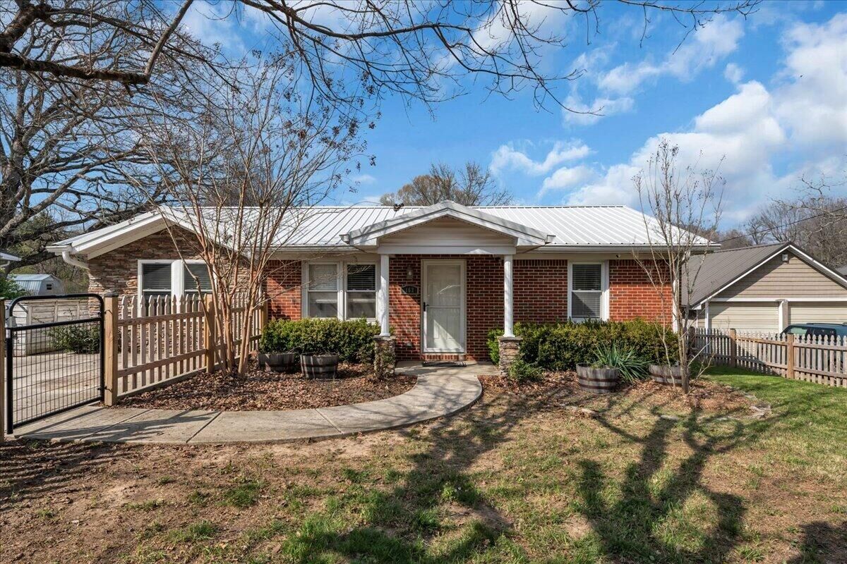Property Photo:  162 1st Street  TN 37356 