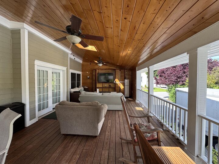 Property Photo:  228 Greenbrier Avenue  WV 24986 