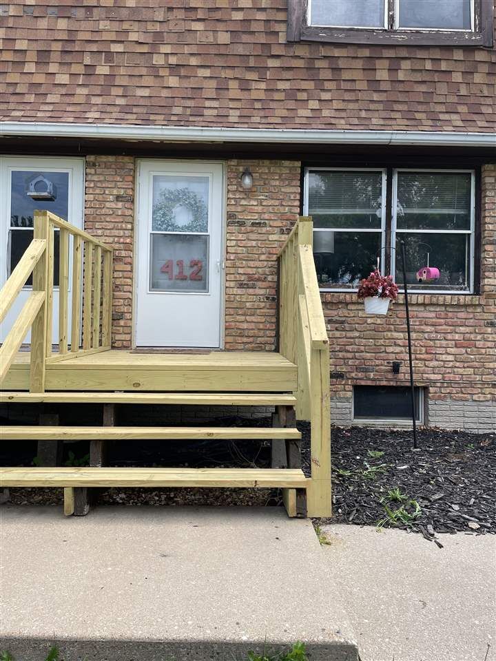 Property Photo:  412 Westgate St  IA 52246 