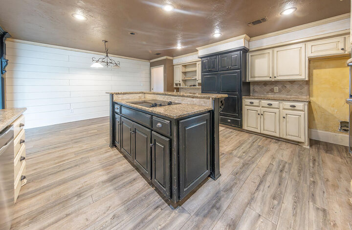 Property Photo:  6711 3rd Street  TX 79416 