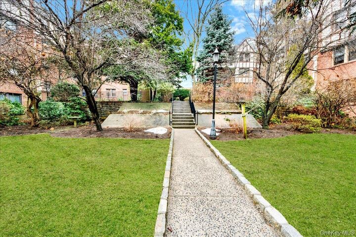 Property Photo:  7 Greenridge Avenue B8  NY 10605 