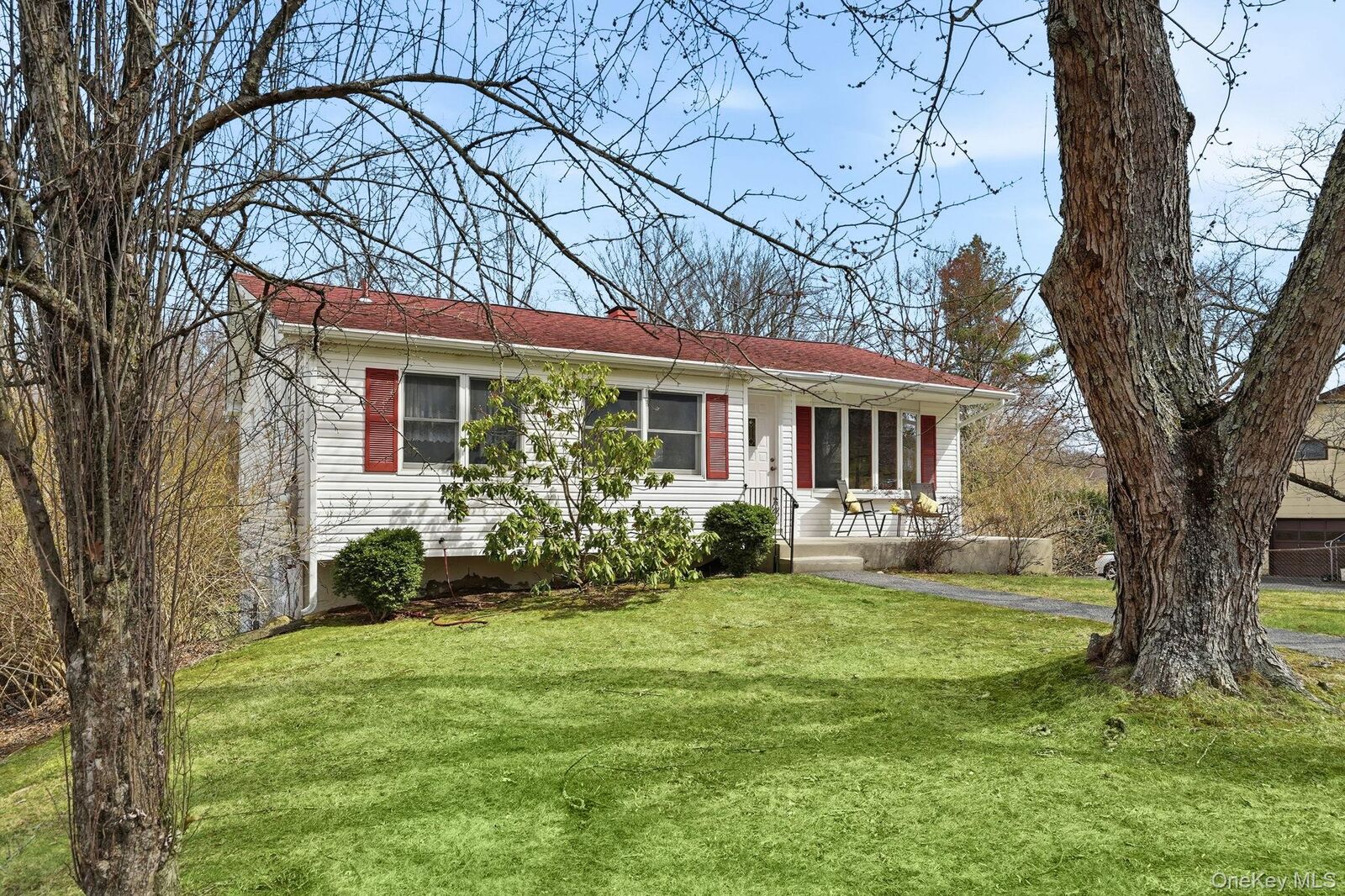 Property Photo:  3316 Poplar Street  NY 10598 