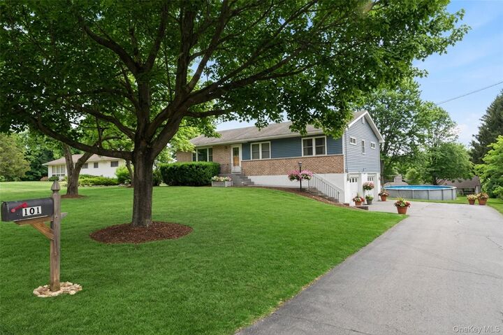 Property Photo:  101 Edgehill Drive  NY 12590 