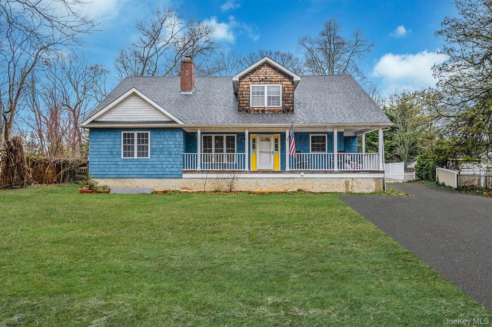 Property Photo: 273 N Country Road NY 11764