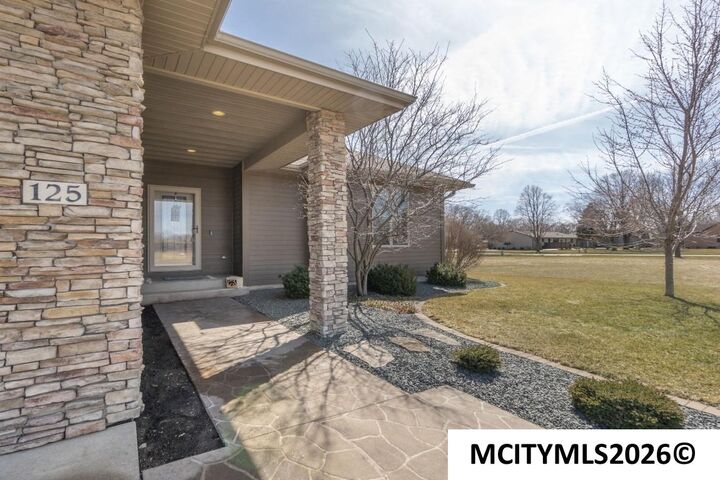 Property Photo:  125 Boulder  IA 50401 