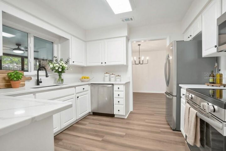 Property Photo:  1307 Valley Hill Drive  FL 33813 