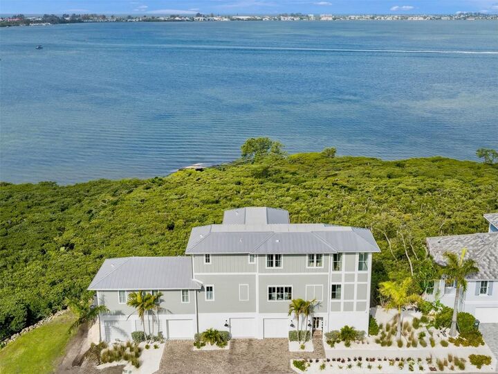 Property Photo: 332 Harbour Sound Court FL 34209