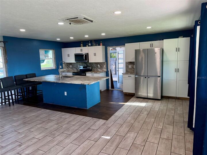 Property Photo:  22075 Felton Avenue  FL 33952 