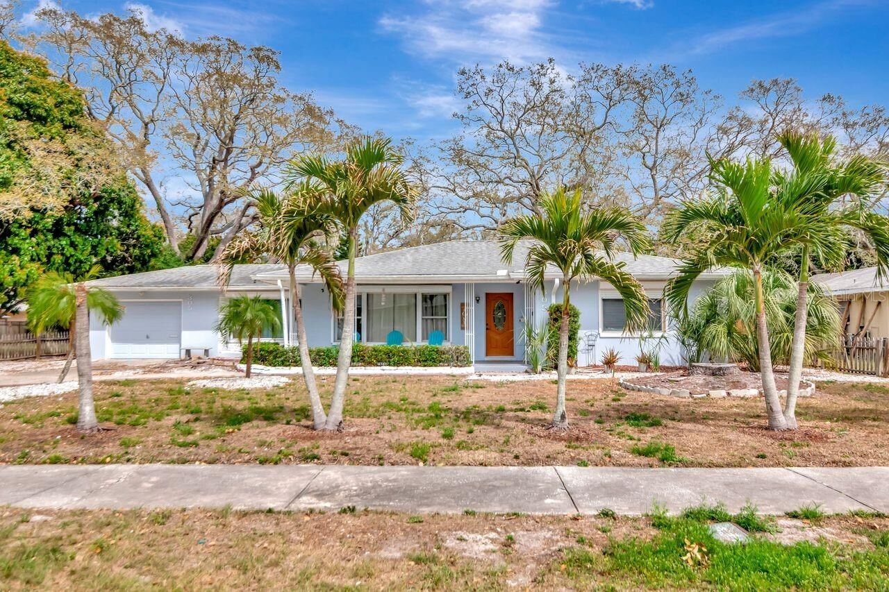Property Photo: 305 Baker Avenue FL 33755