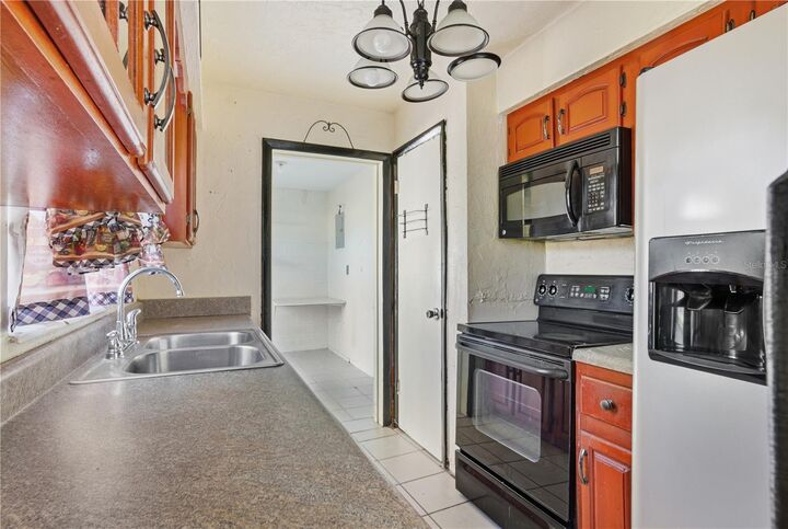 Property Photo:  800 Orange Grove Drive  FL 32701 