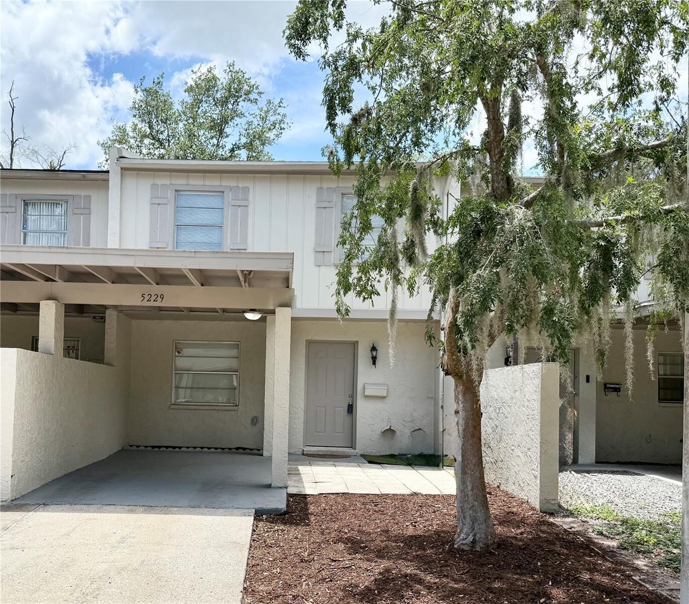 Property Photo:  5229 Tennis Court Circle  FL 33617 