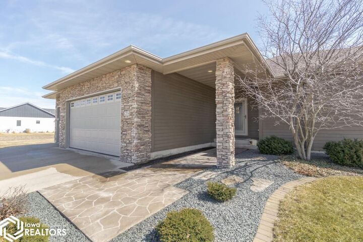 Property Photo:  125 Boulder Road  IA 50401 