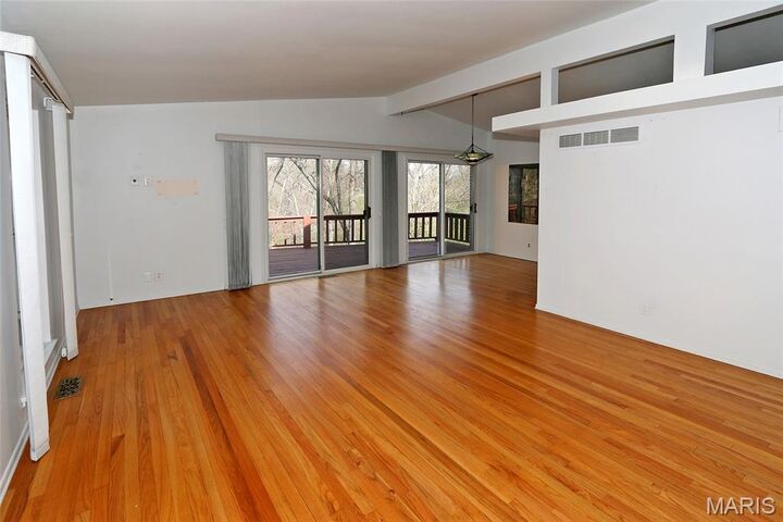 Property Photo:  529 Barcia Drive  MO 63119 