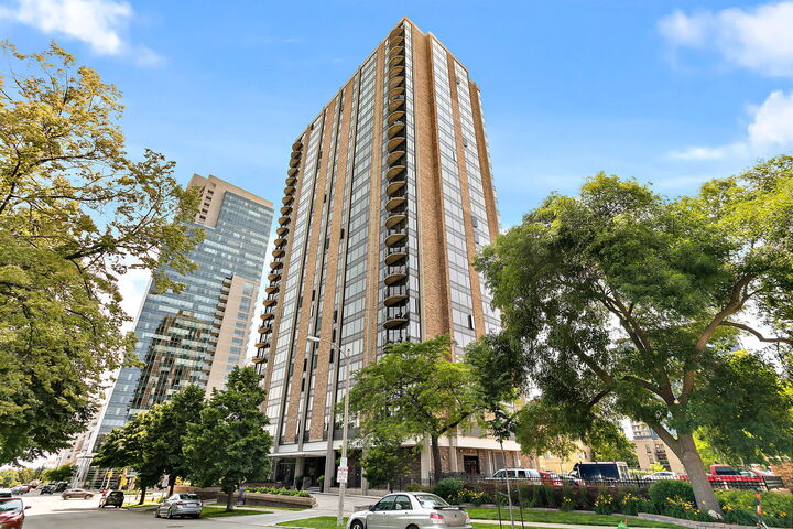 Property Photo: 929 N Astor St 2407 WI 53202