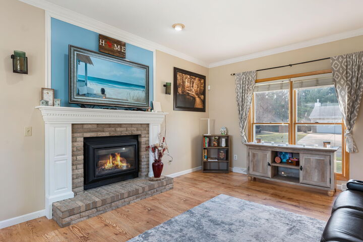 Property Photo:  1320 Montclair Pl  WI 53538 