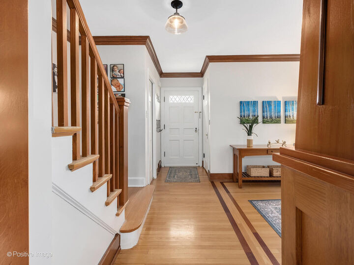 Property Photo: 524 S Stone Avenue IL 60525