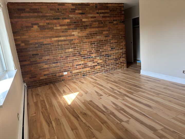Property Photo: 485 Duane Terrace B4 IL 60137