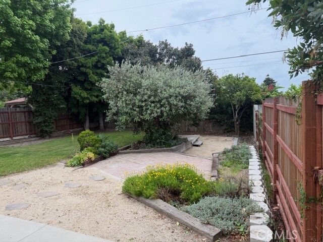 Property Photo:  26912 Calle Real  CA 92624 
