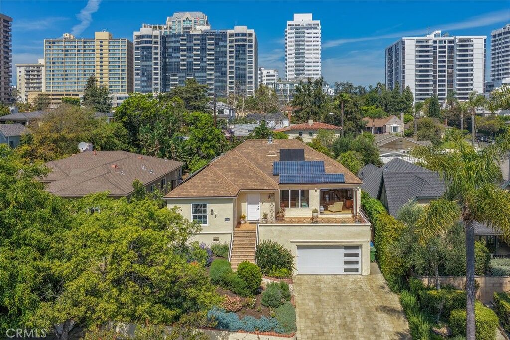 Property Photo:  10707 Rochester  CA 90024 