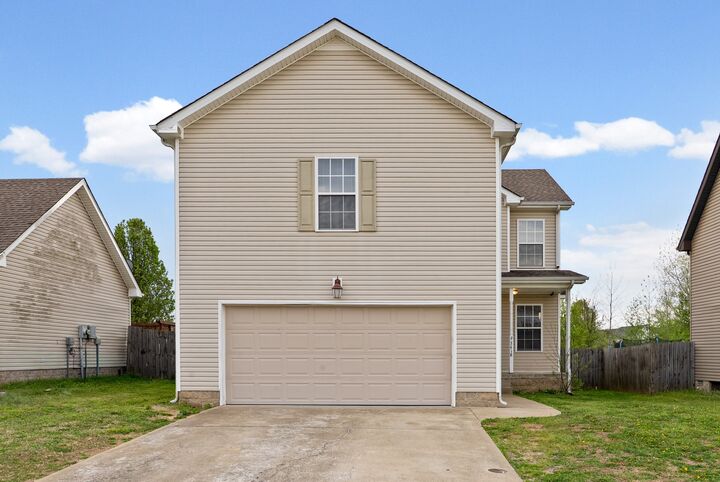 Property Photo:  3418 Foxrun Ln  TN 37042 