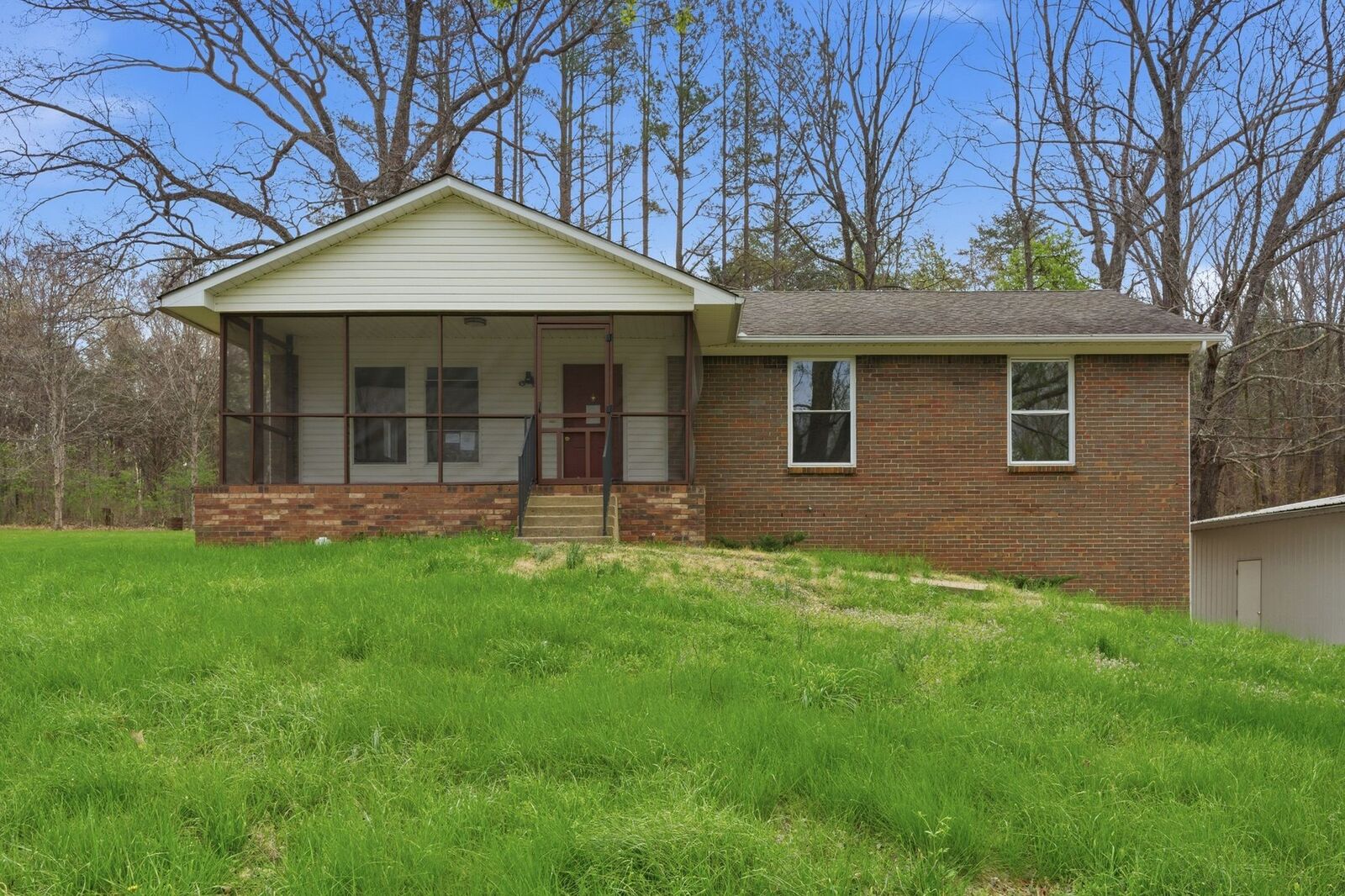 Property Photo: 1935 Dinsmore Rd TN 37040