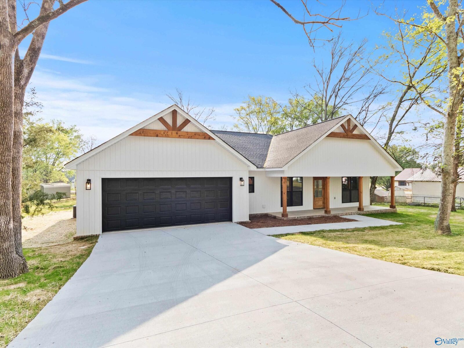 Property Photo:  56 Nixon Drive  AL 35976 