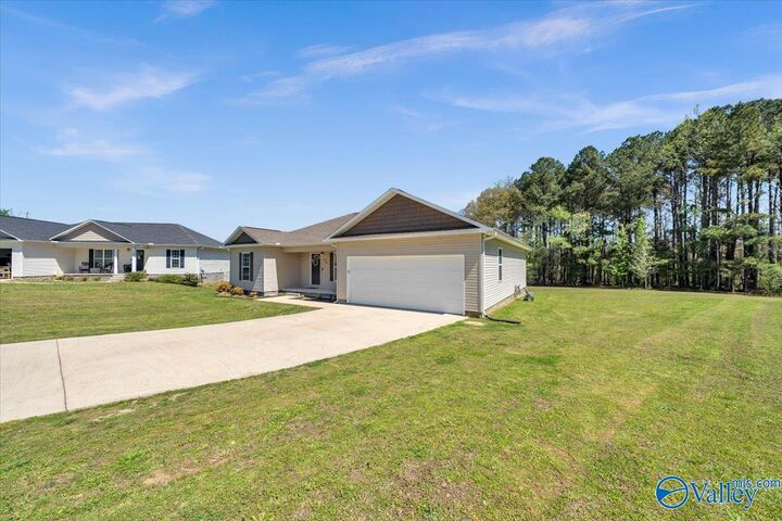 Property Photo:  436 Granite Circle  AL 35950 