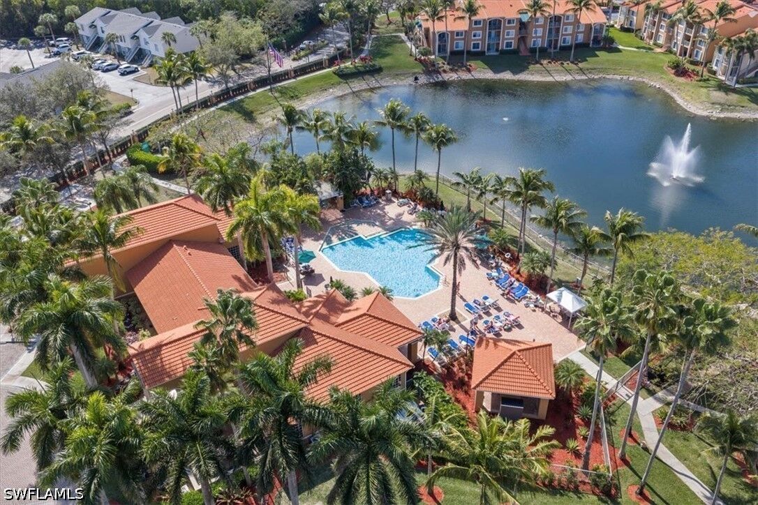 Property Photo:  1210 Wildwood Lakes Boulevard 306  FL 34104 