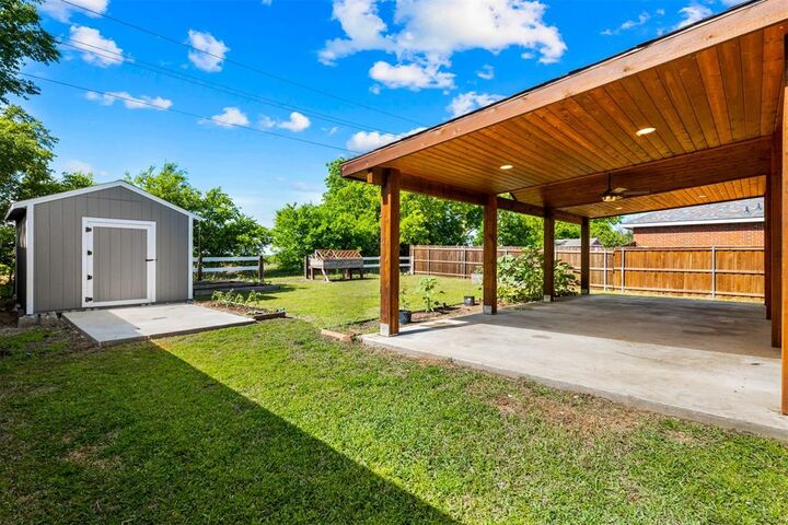 Property Photo:  308 Deer Run Drive  TX 76266 