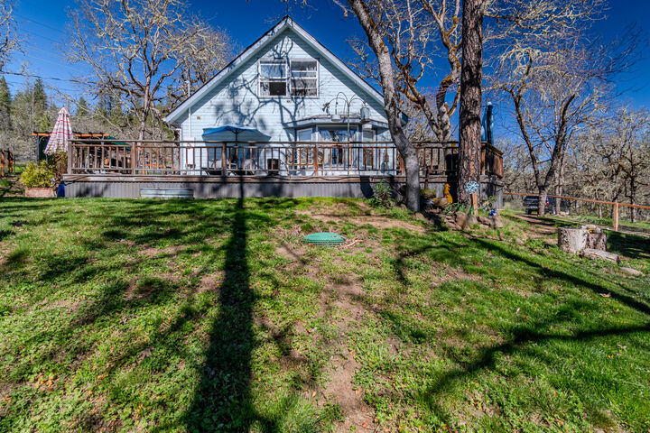 Property Photo:  127 Lodge Road  OR 97541 