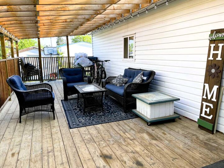 Property Photo: 4521 50 Avenue AB T0H 1W0