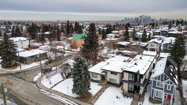 Property Photo:  1708 29 Street SW  AB T3C 1M4 
