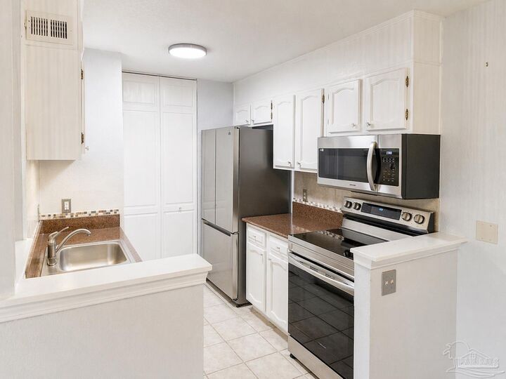 Property Photo:  2201 Scenic Hwy 1A  FL 32503 