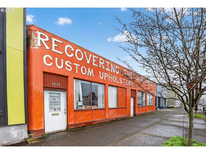 Property Photo:  5829 SE Boise St  OR 97206 