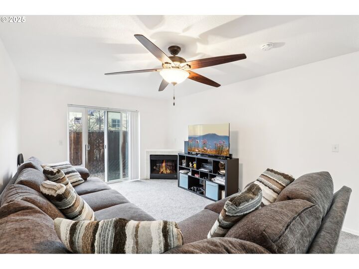 Property Photo:  19153 SE Yamhill St  OR 97233 