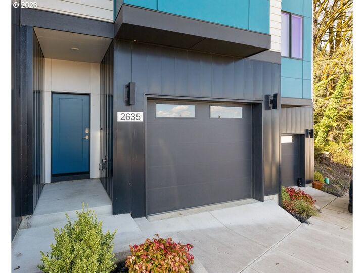 Property Photo: 2635 NW Sussex Ave OR 97210