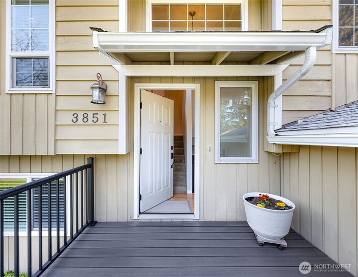 Property Photo:  3851  Levitt Street  WA 98226 