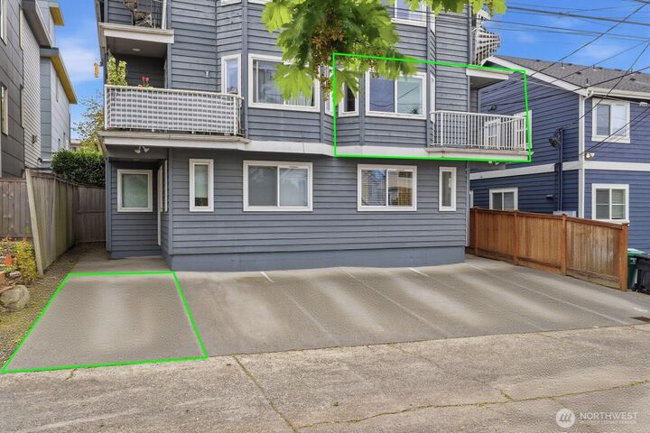 Property Photo:  2116  California Avenue SW 201  WA 98116 