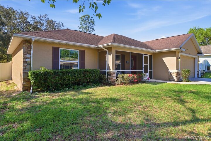 Property Photo: 3038 E Rogers Street FL 34453