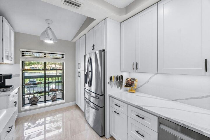 Property Photo: 5120 Golfview Court 1722 FL 33484