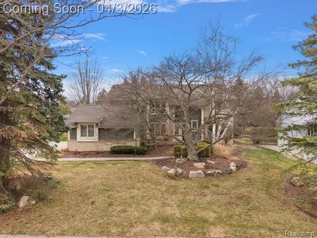 Property Photo:  1672 Devonshire Drive  MI 48098 