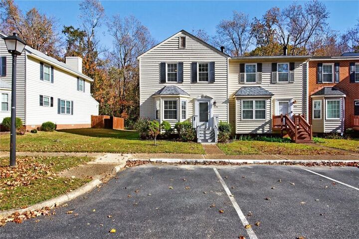 Property Photo:  1676 Skiffes Creek Cir  VA 23185 